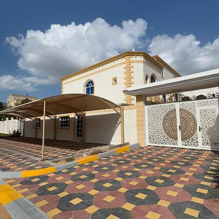 International Abu Dhabi Hostel Eksteriør bilde
