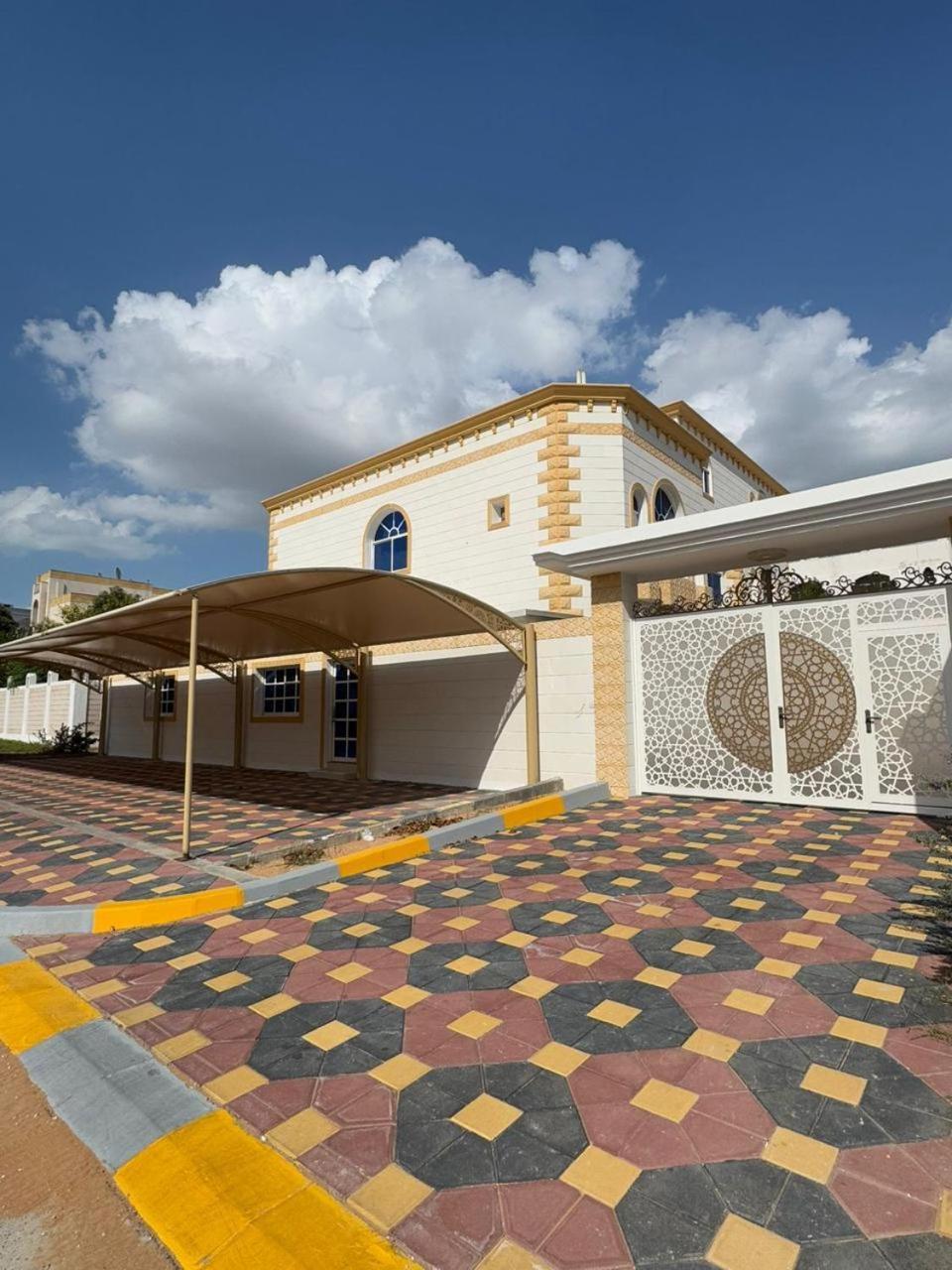 International Abu Dhabi Hostel Eksteriør bilde